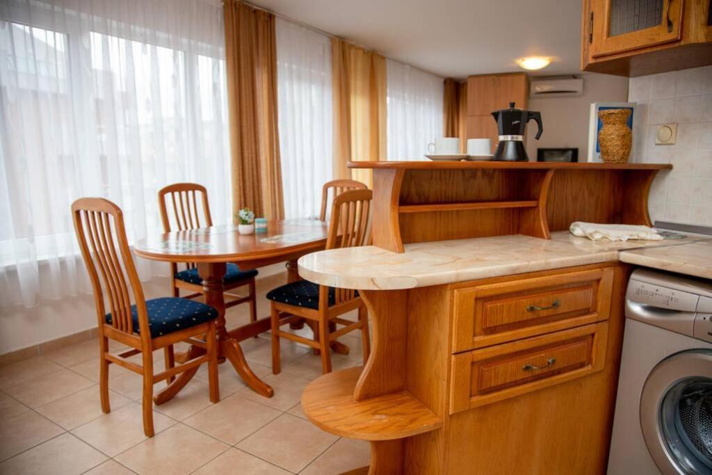 Convenient 1-Bedroom Flat Next To Harmanite Beach Sozopol Eksteriør bilde