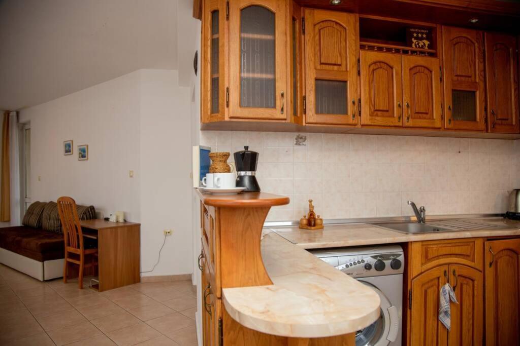 Convenient 1-Bedroom Flat Next To Harmanite Beach Sozopol Eksteriør bilde